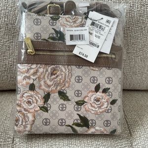 New with a tag Giani Bernini Crossbody purse